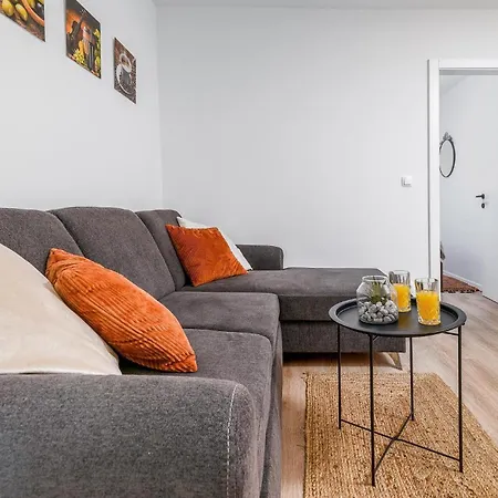 Amazing In With Kitchen דירה רוביני